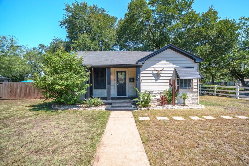 Home at 524 E 13th Ave, Belton, TX